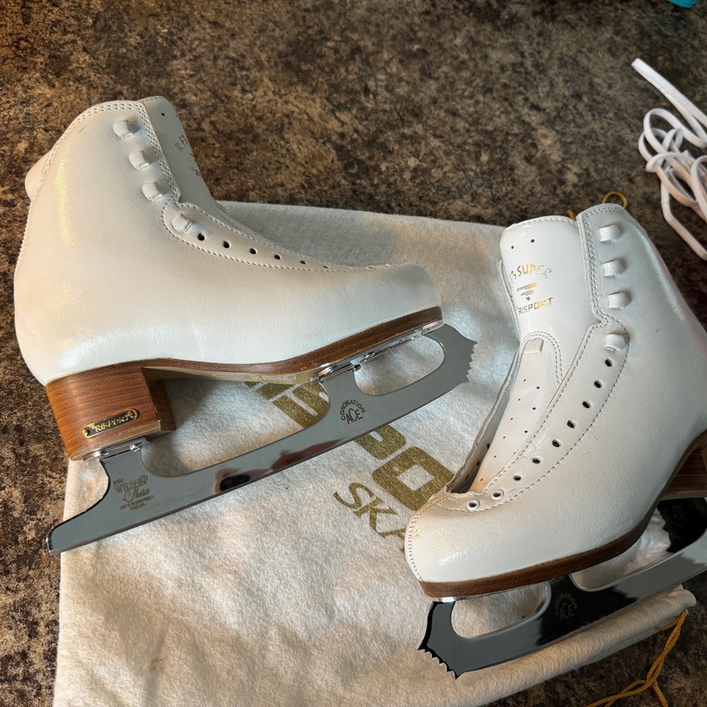 NEW with Box size 245 (6US) Risport RF3 Figure Skates Coronation Ace Blade 9 1/4